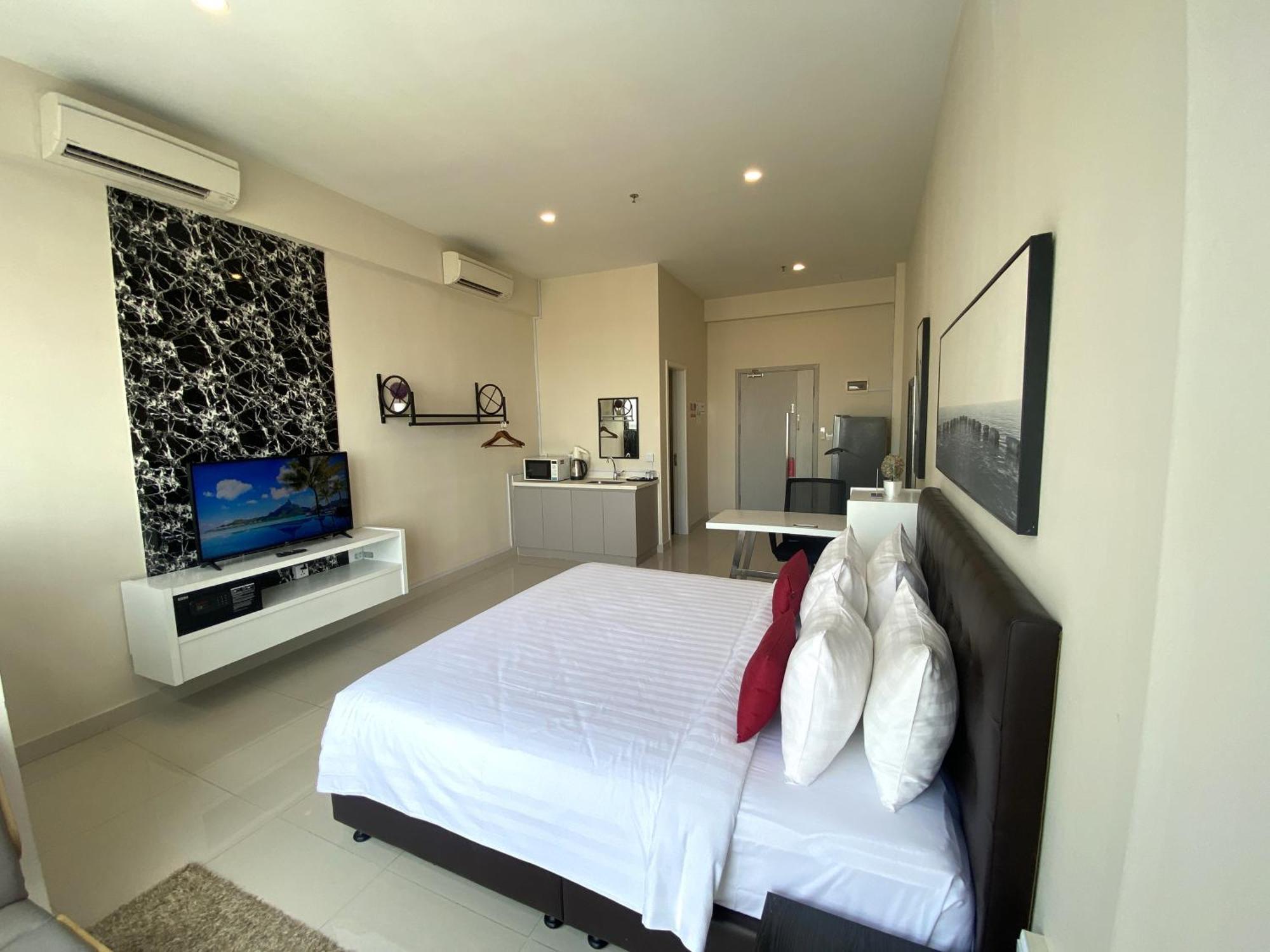 The Bridge Club Otel Phnom Penh Dış mekan fotoğraf